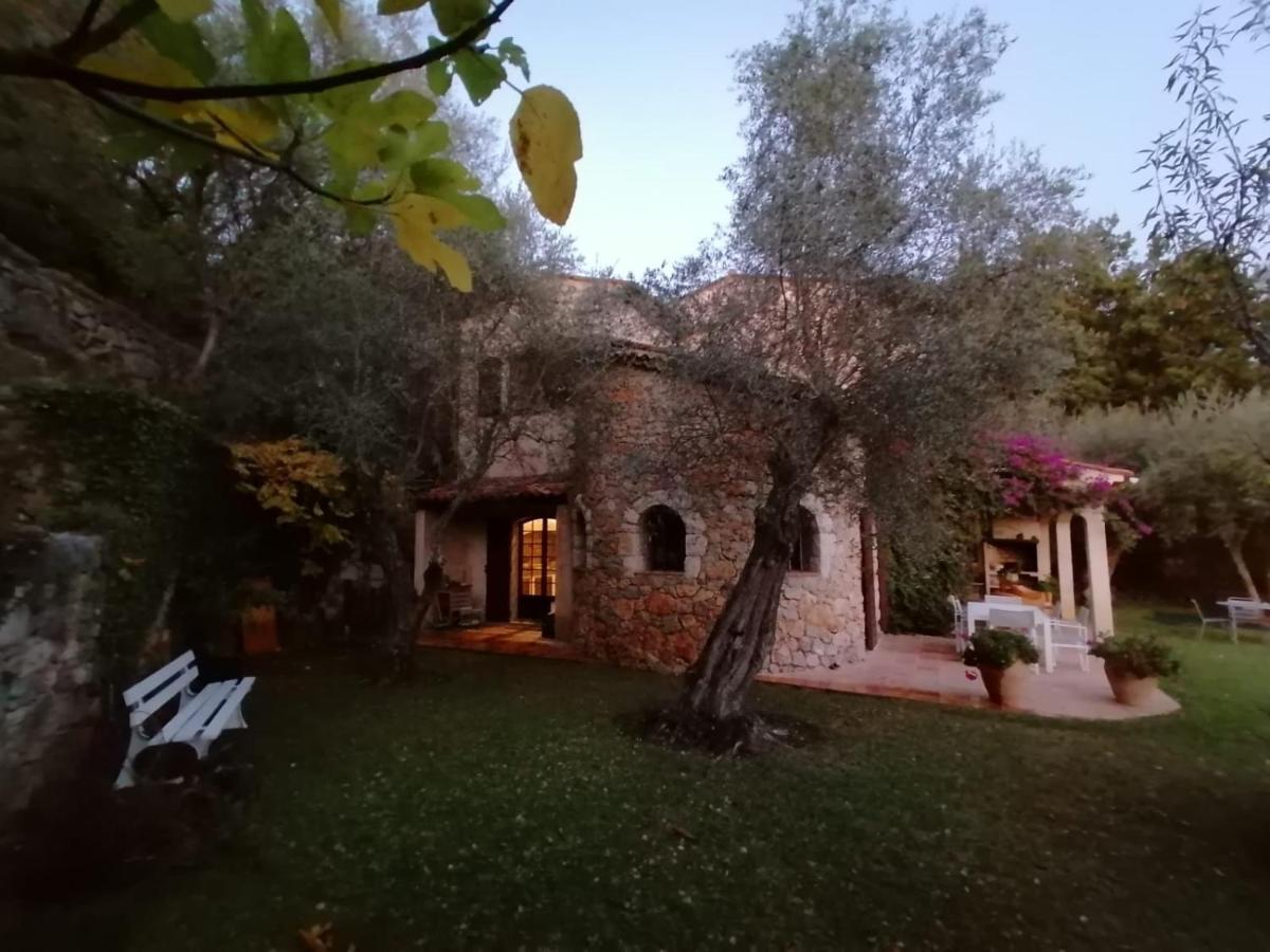 La Perasceda Acomodação com café da manhã Spéracèdes Exterior foto